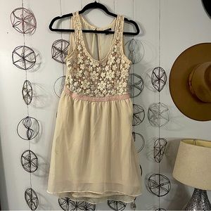 AEO American Eagle Outfitters flower lace top Dress size S